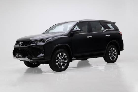 TOYOTA HILUX SW4 2.8 D-4D TURBO DIESEL DIAMOND 7L 4X4 AUTOMÁTICO